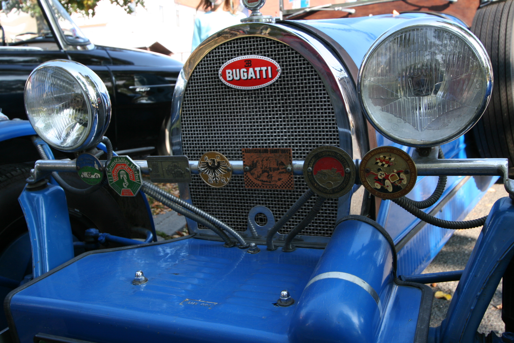    Bugatti modrá